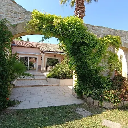 Maison De Charme - Marechalerie - Nimes *