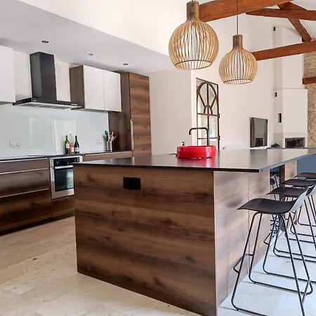 Maison De Charme - Marechalerie - Nimes *